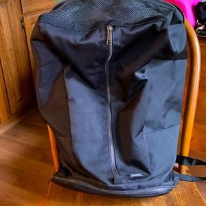 Jaanuu black backpack